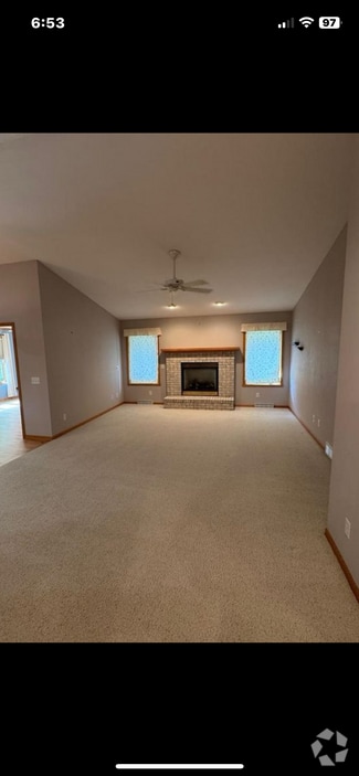 Building Photo - 4202 Greenbriar Dr