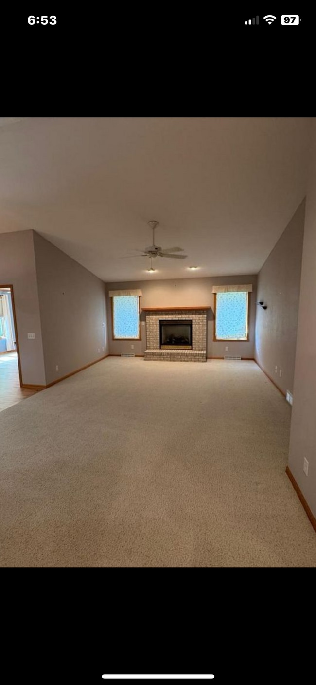 Foto del edificio - 4202 Greenbriar Dr