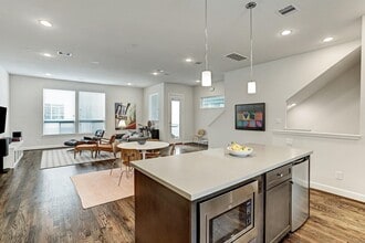Building Photo - 307 Eado Park Cir