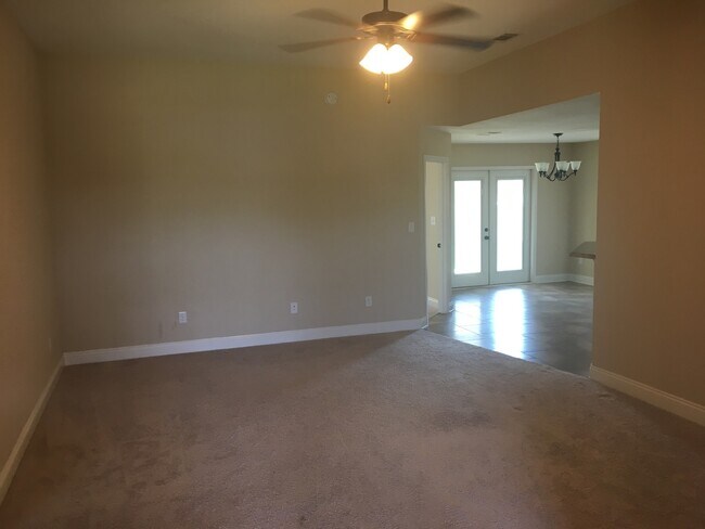 Foto del edificio - GREAT HOME IN WEST MOBILE