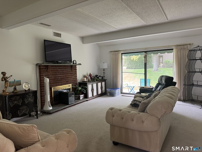 Building Photo - 491 Unit B Heritage Vlg