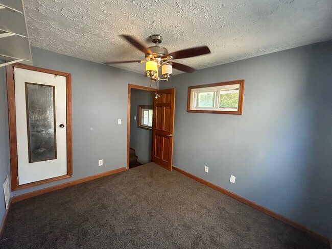 Foto del edificio - Spacious 3-Bedroom Single Family Home Available for Rent