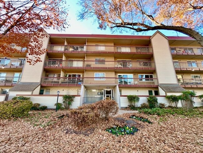 Photo - 10300 Westlake Dr House