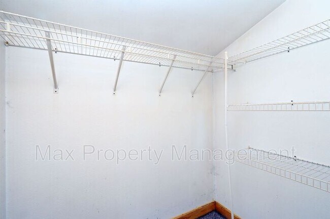 Foto del edificio - 1620 E Grand Ave