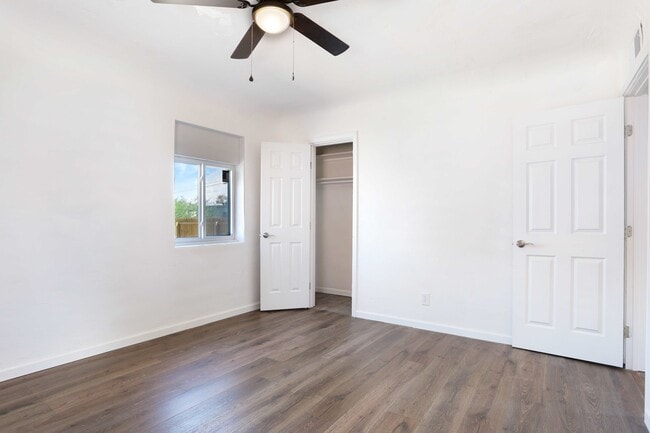 Building Photo - 621 S Melendres St