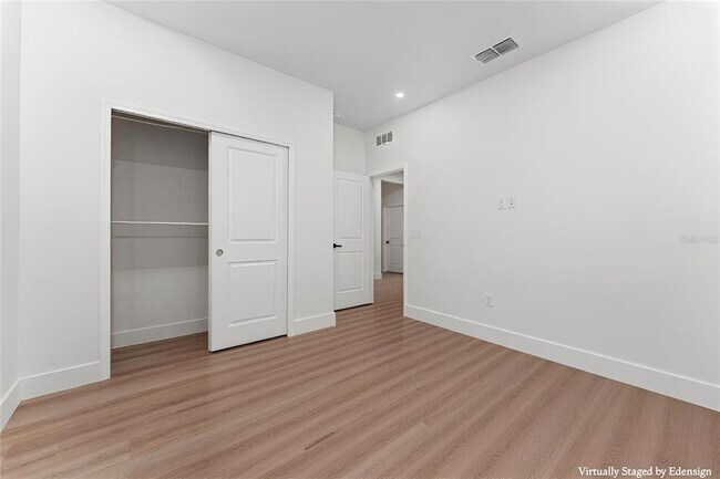 Foto del edificio - 81 Overleaf Ln