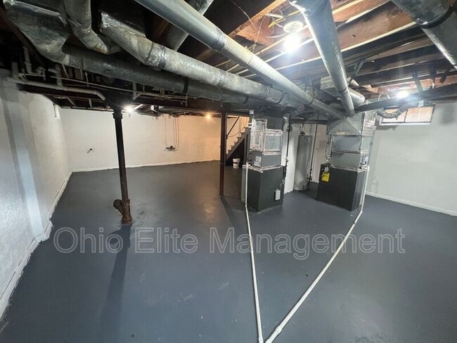 Building Photo - 397 1/2 S Ogden Ave