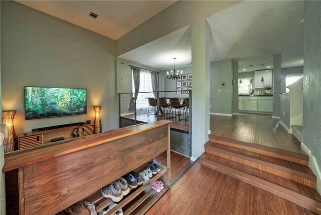 Building Photo - 10907 Grassmere Ct