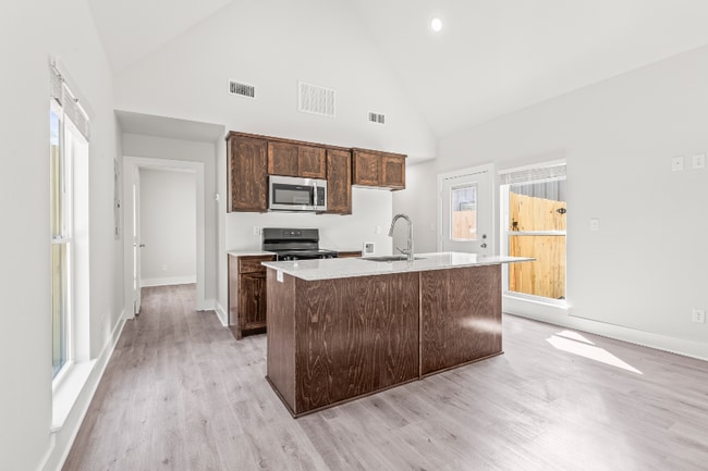 Building Photo - 20048 County Rd 4118