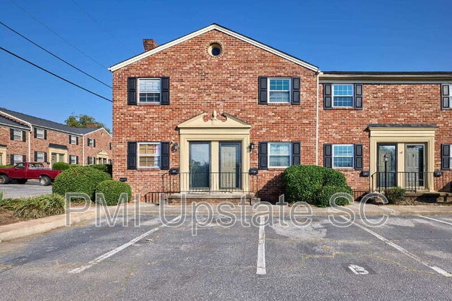 Photo - 2530 E North St Apartment