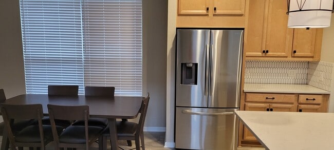 Building Photo - 405 Rise Ln