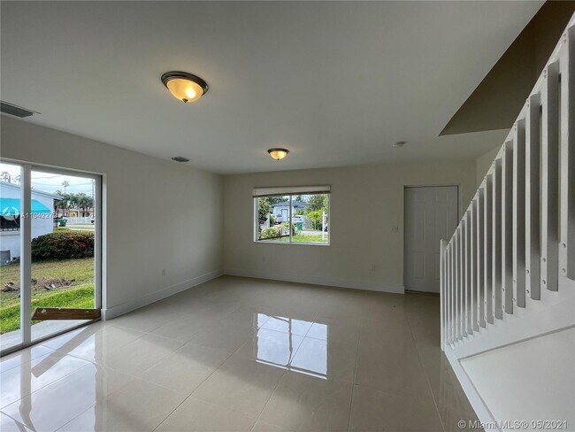 Building Photo - 385 NW 82nd Ter