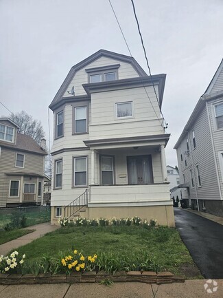 Building Photo - 46 Olive St