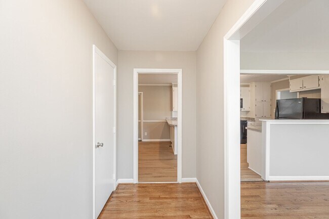 Building Photo - Updated Brick Ranch, Hardwoods, New Window...