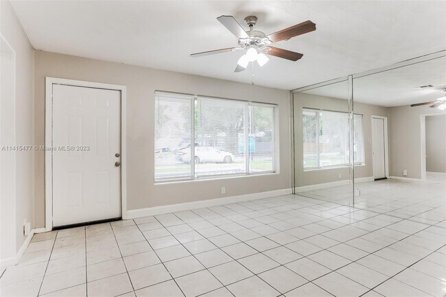 Building Photo - 2322 N 28th Ave