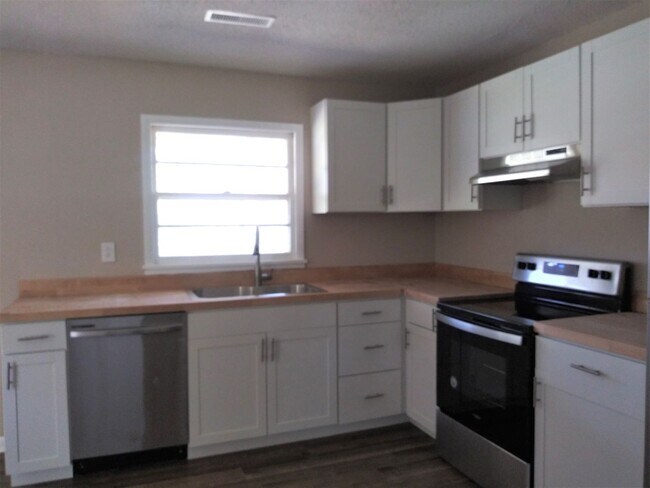 Building Photo - 506 Ewell St SW