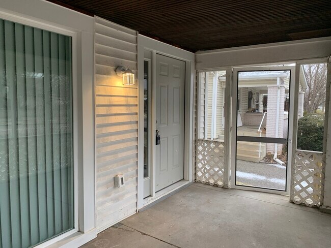 Foto del edificio - Beautiful Duplex at 49th & College