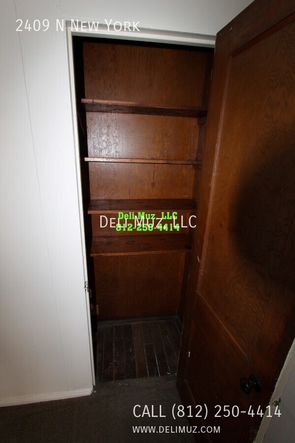 Foto del edificio - 2409 N New York