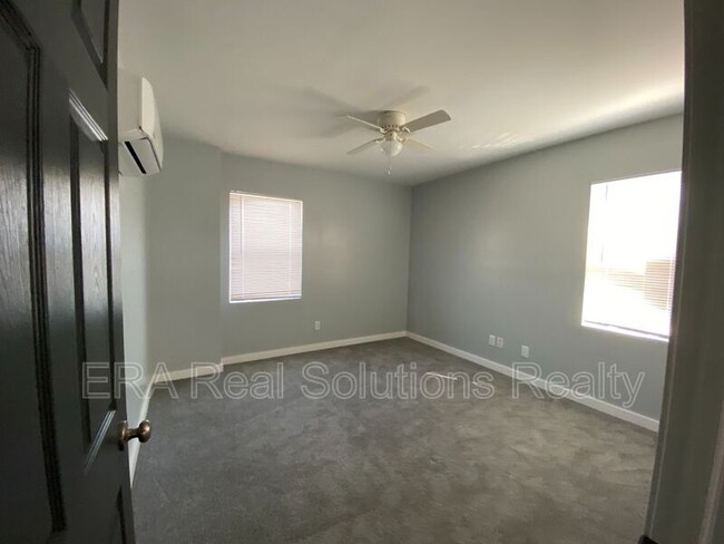 Foto del edificio - 1092-1094 Oakwood Ave