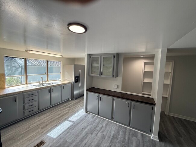 Foto del edificio - 18312 Hollister Rd