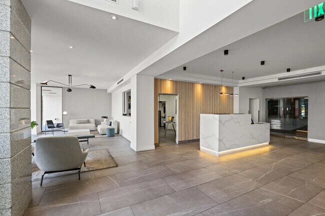 Foto del edificio - 10600 Wilshire - Short Term Available