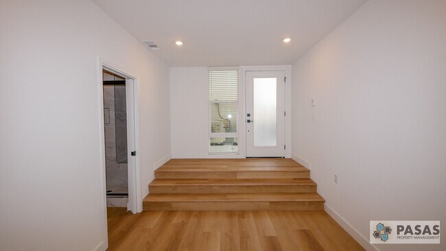 Foto del edificio - Brand-New Modern Studio in Prime North Park – Sleek Finishes & Mini-Split Comfort