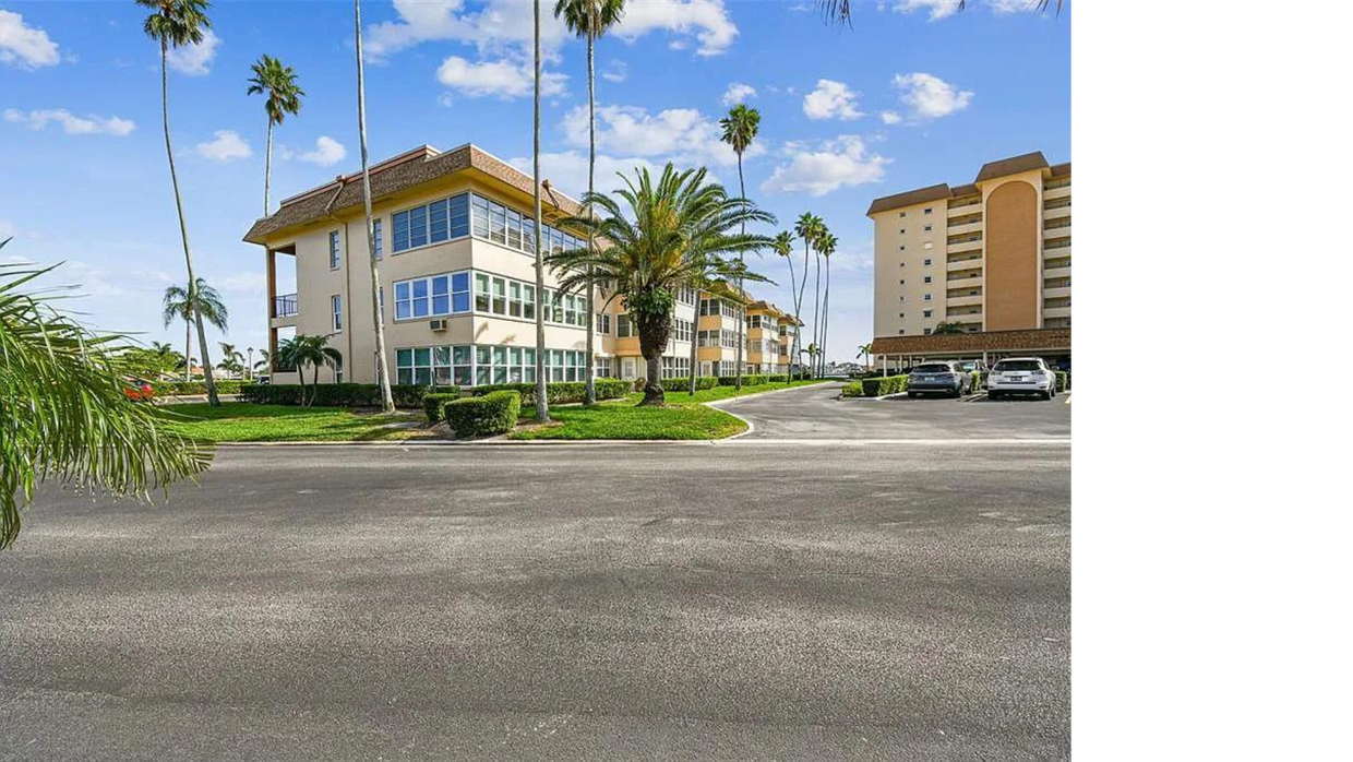 Primary Photo - Beautiful 2-Bedroom Condo in a 55+ Communi...