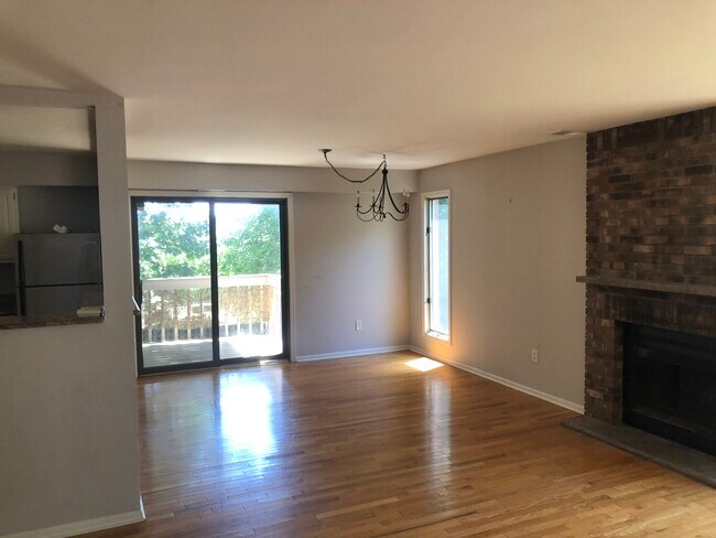 Foto del edificio - 1180 River Rd