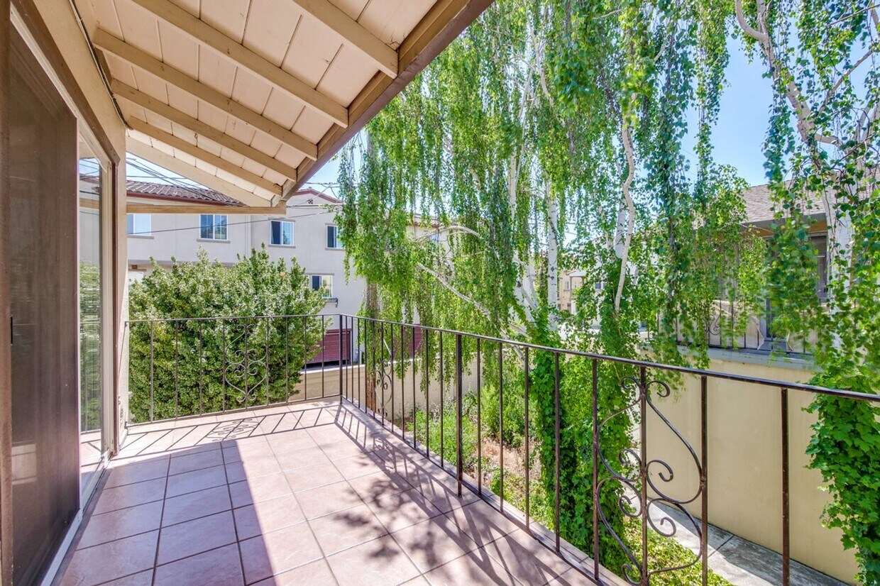 676 Reseda Dr Unit 3676 Reseda, Sunnyvale, CA 94087 Room for Rent in