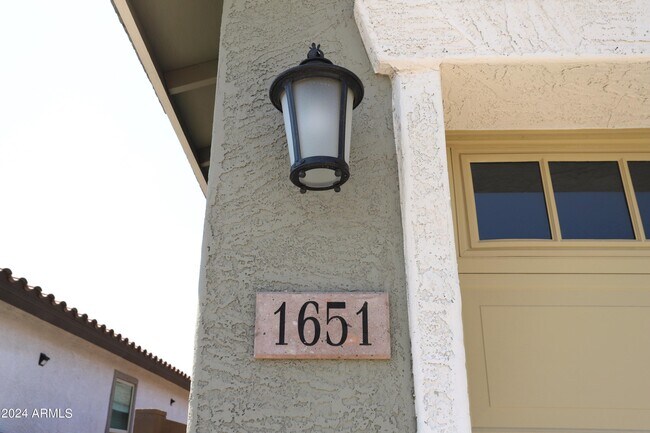 Foto del edificio - 1651 W Piedmont Rd