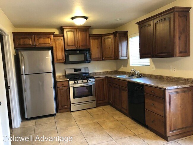 3 br, 2.5 bath House - 370 W 1425 N #3 photo'