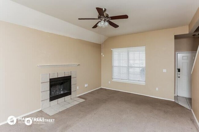 Foto del edificio - 1020 Balkin Dr, Lancaster, TX 75134