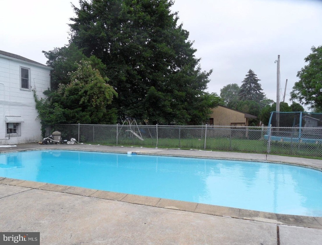 220 E Fairview Ave Unit 1, Langhorne, PA 19047 Apartment for Rent in