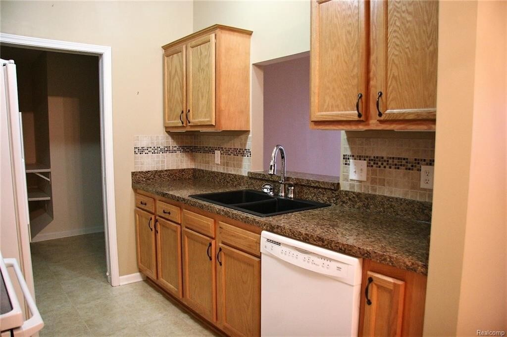 Building Photo - 4065 Cornerstone Dr