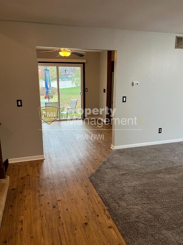 Foto del edificio - 527 Timberwood Ln