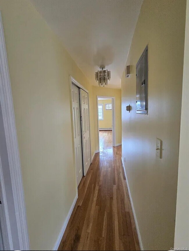 Foto del edificio - 170-40 93rd Ave