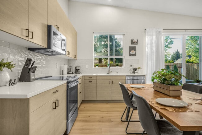 Building Photo - 15206 NE 96th St