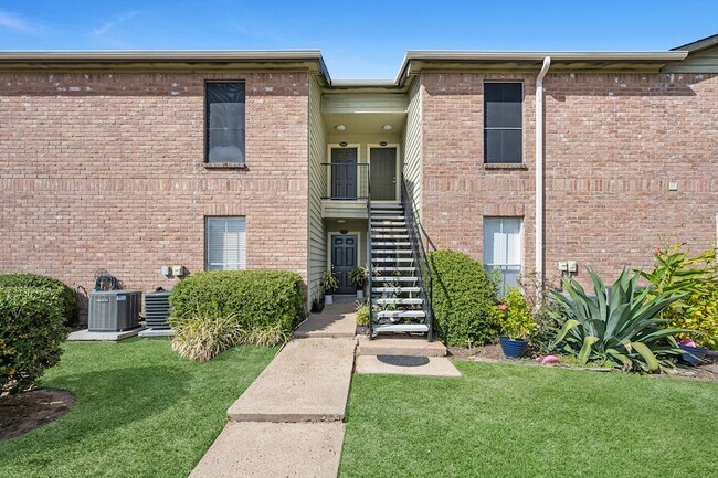 Foto del edificio - 18800 Egret Bay Blvd