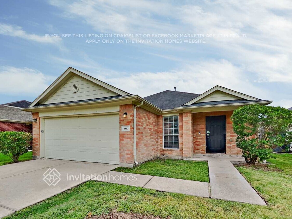 Foto principal - 8563 Chaletford Dr