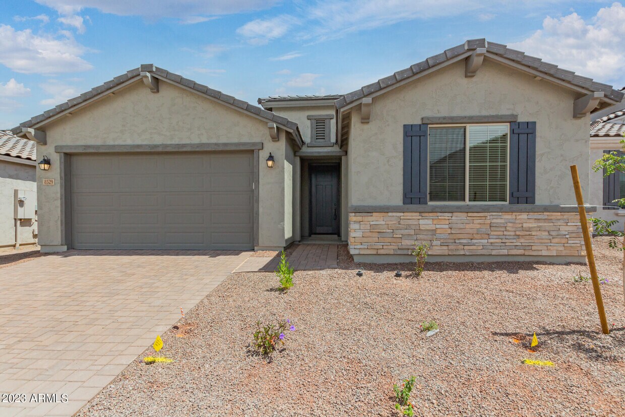 Primary Photo - 8529 S 67th Dr