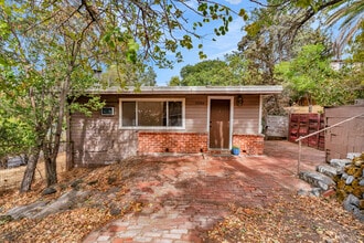 Building Photo - 1338 Homestead Ave