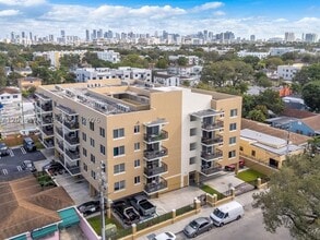 Building Photo - 2647 NW 25th Ave