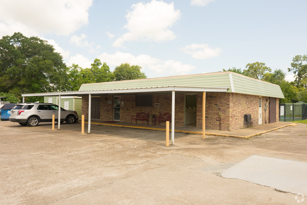 Primary Photo - Bayouwood Villa