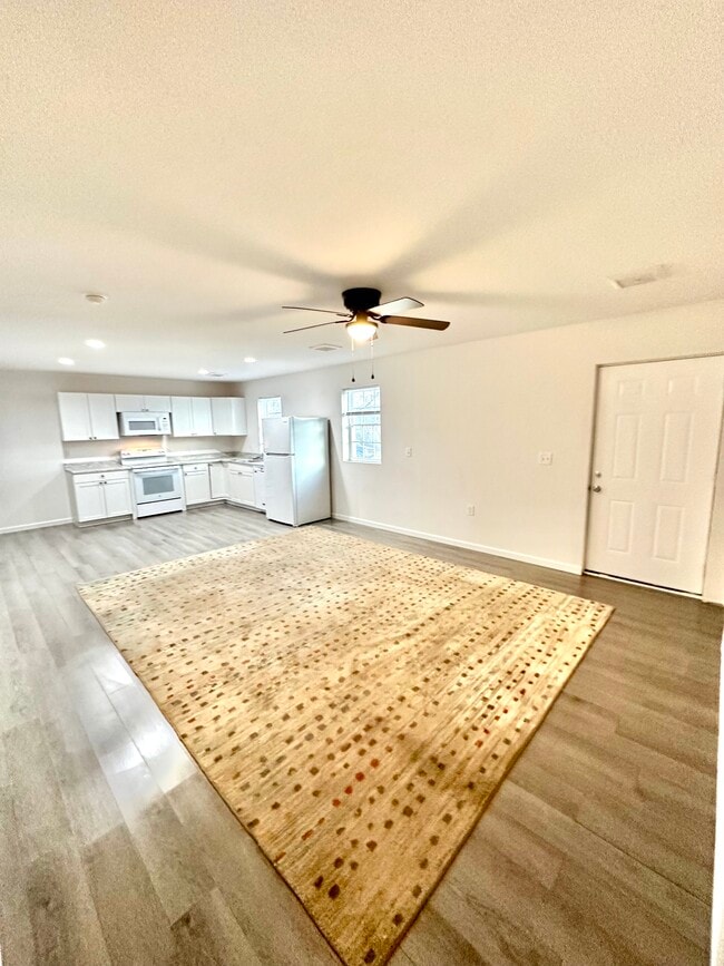 98 Skylite - Open Floor Plan - 98 Skylite Dr