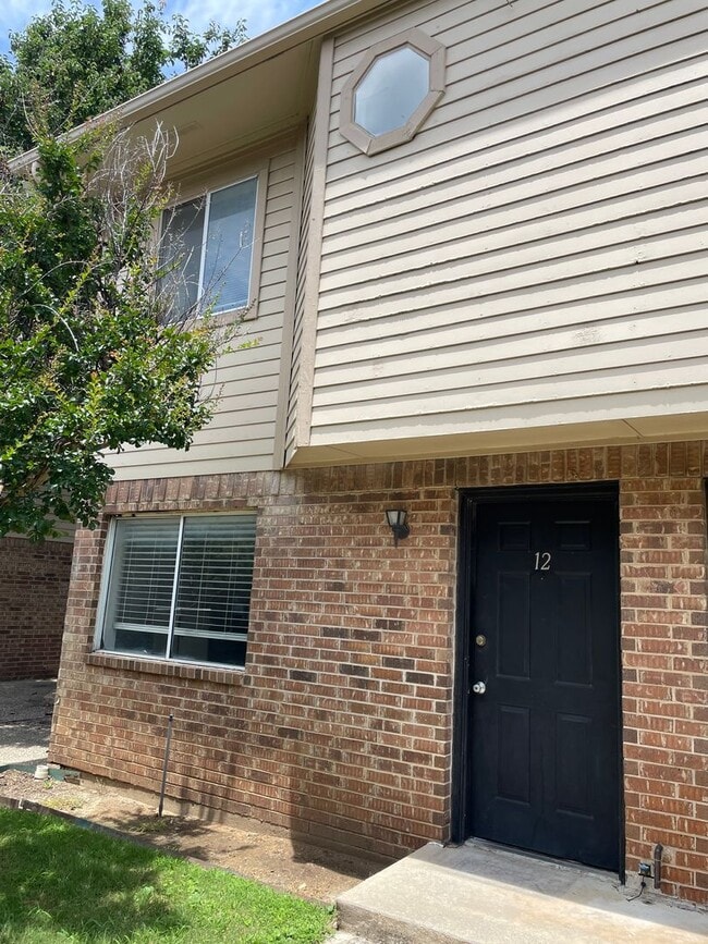 2 BEDROOM @ UNT - 2 BEDROOM @ UNT House