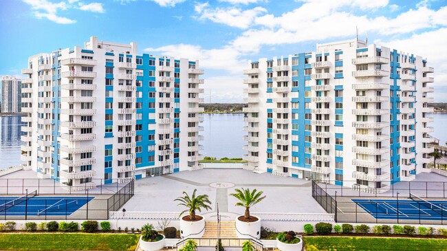 Foto del edificio - Welcome to Bayshore Bath & Tennis Club on ...