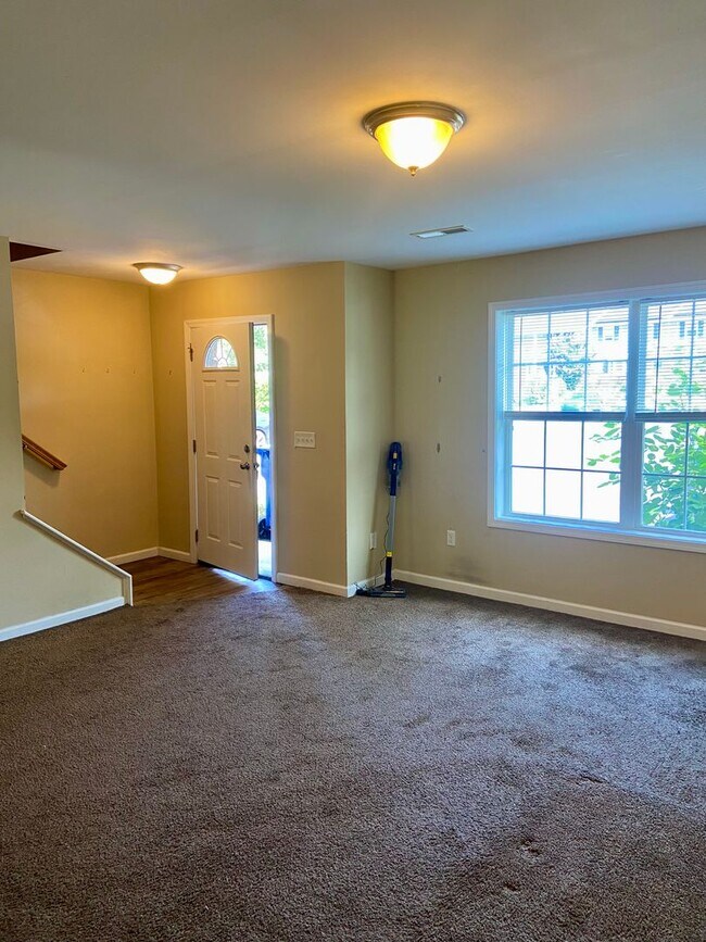 Foto del edificio - 2104 Market St Ext