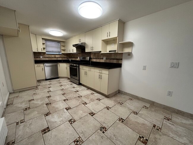 Building Photo - 103 Maitland Pl