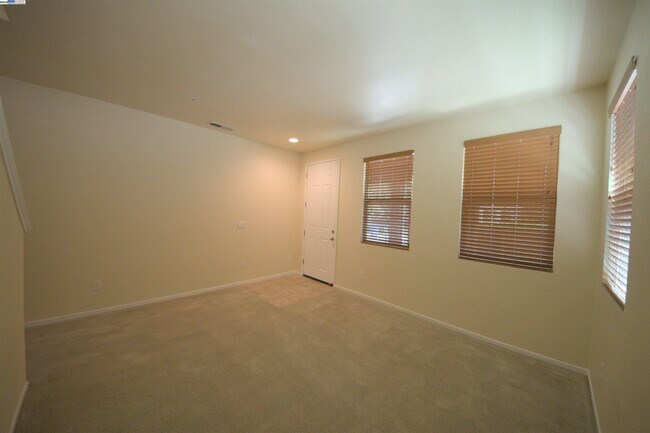 Foto del edificio - 549 Chaparral Loop