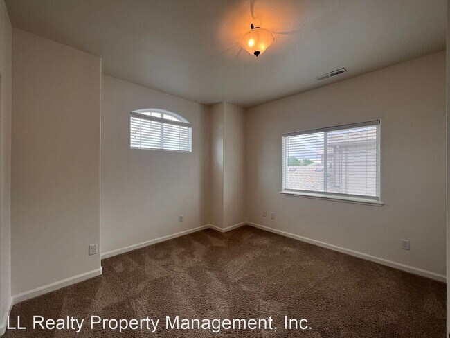 Building Photo - 4 br, 3.5 bath House - 2283 Hayfield Lane